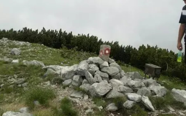 Vikendica sa bazenom