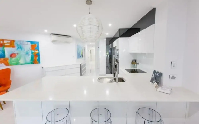 603 On The Beach - Luxury Apartment