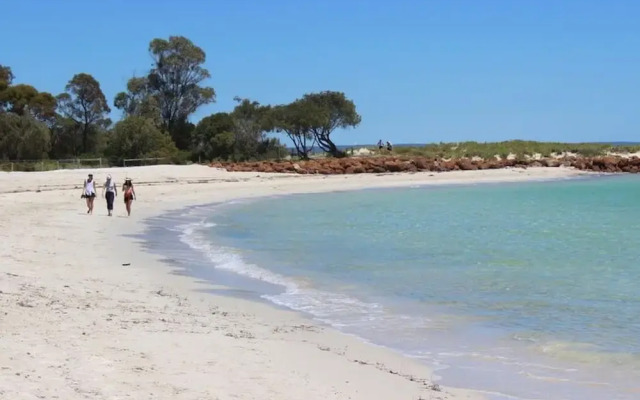 Broadwater Beach Getaway