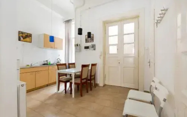 Kazinczy 32/II-Piano Central Apartments