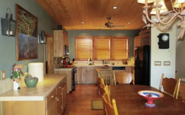 Forest Glen Lodge