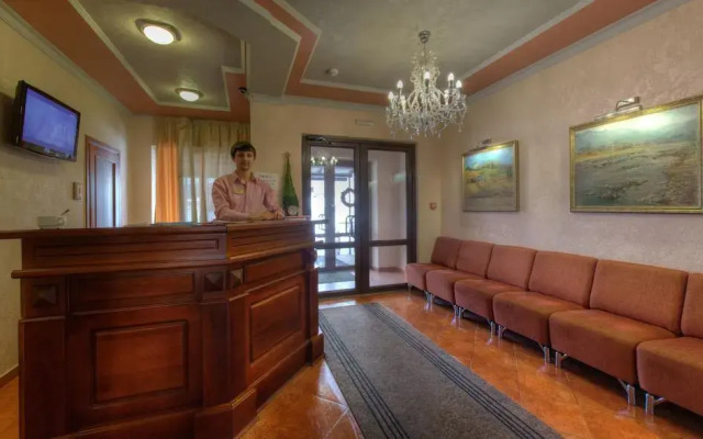 Tavel Hotel & SPA