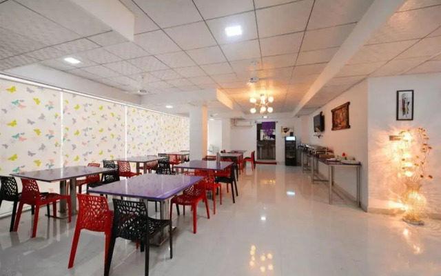 OYO Premium Gachibowli Near DLF