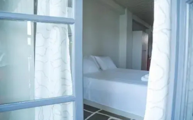 Melies Apartments
