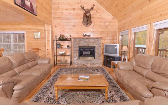 Love Laughs 11 - Seven Bedroom Cabin