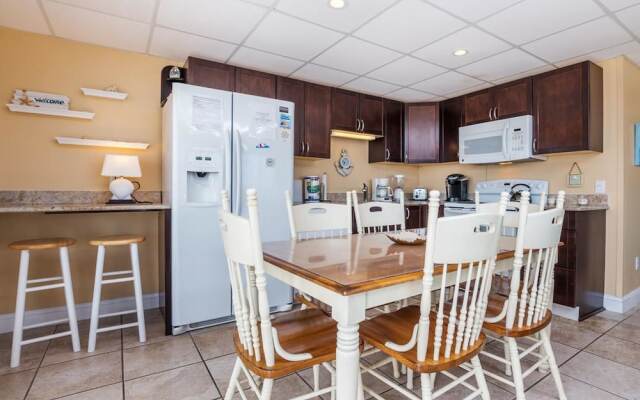 46th St Windjammer 100 (Deluxe) 2Br Condo