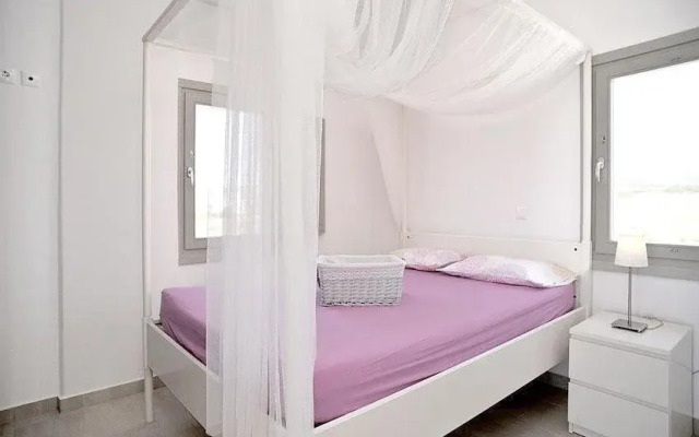 Paros House