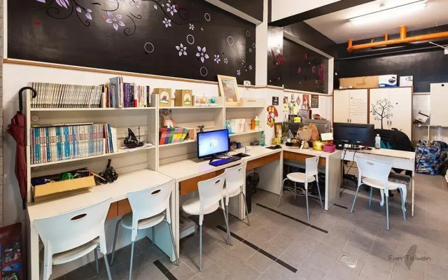 18 Boutique private clubhouse