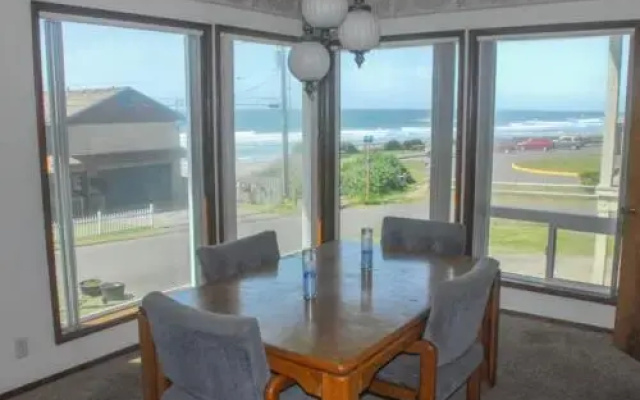 Pacific Paradise - 1 Br townhouse by RedAwning