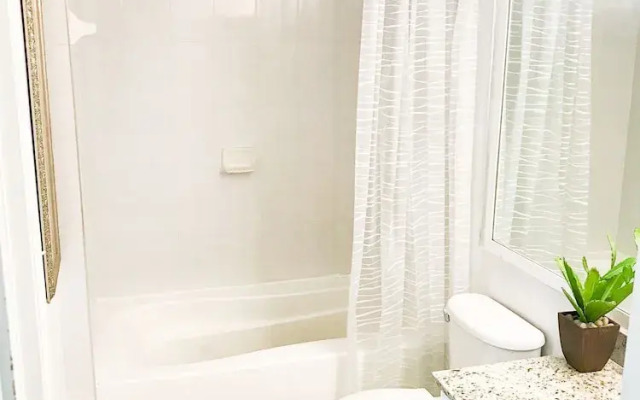Miami Beach Intracoastal Apartments By Globe Quarters