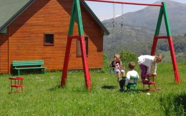 Country House Eco village Ćorić