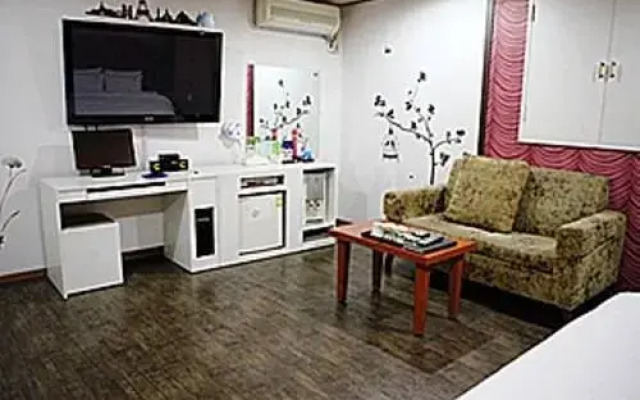 Bed Station Boutique Hotel