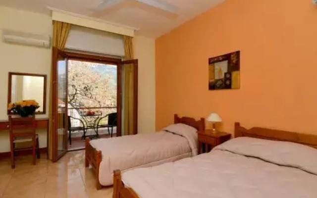 Izela Hotel