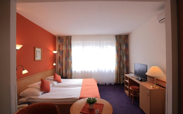 Art & Fit Hotel Kikelet