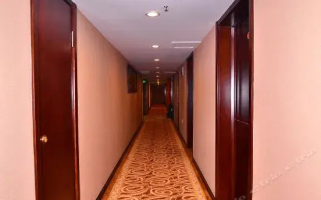 Jinghong Business Hotel