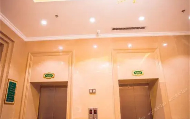 Noble Earl Hotel