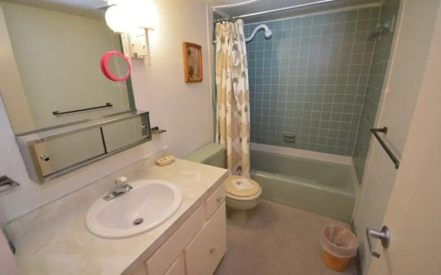 Covington Towers 22 2 Br condo by RedAwning