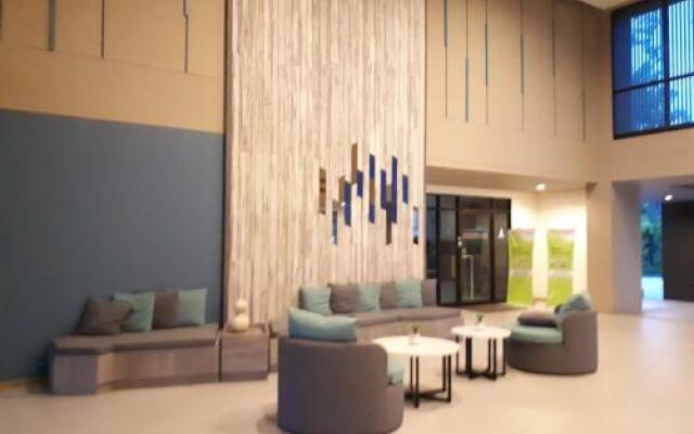 Lumpini Park Beach Cha-Am by Sopida