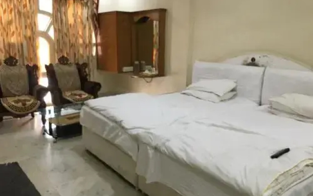 Iroomz Shanbhag Towers International
