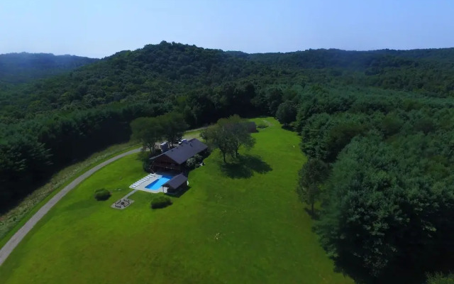 Grande Butte Lodge - Hocking Hills