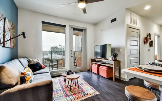 Local 2br2ba Alamo Drafthouse Pool