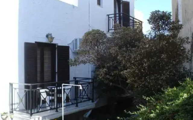 Pension Lagoudera