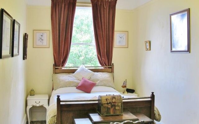 Camperdown Accommodation: Edwardia short-stay