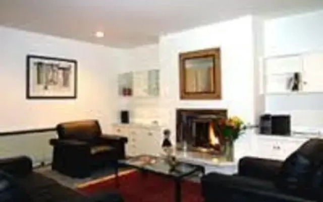 Artizana Suite