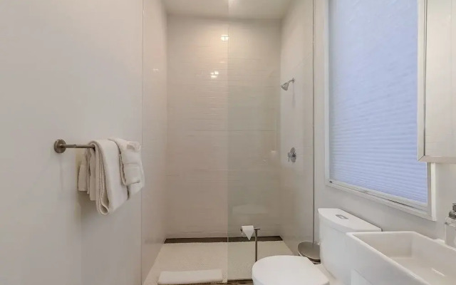 Stunning 1BR in Garden District by Hosteeva