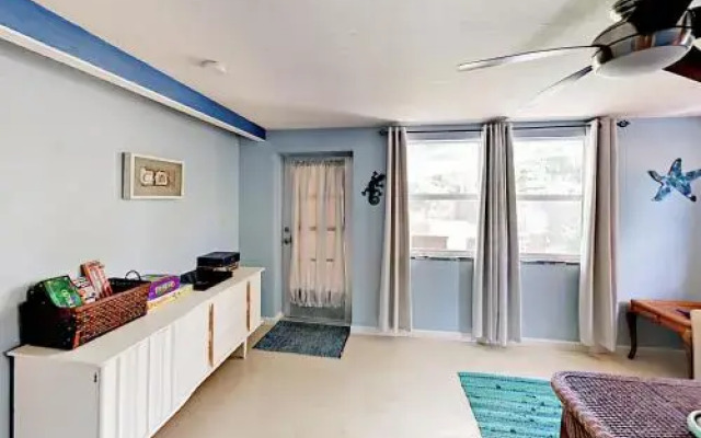 2275 Hawthorne Street Home