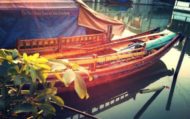 Zhouzhuang Zhenfeng Riverside Courtyard Hostel