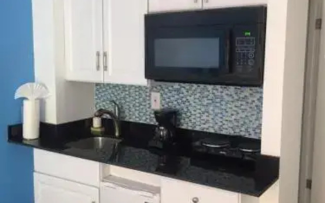 Hollywood Beachfront Condo w/Pool