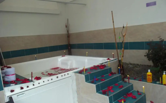 Women's Wellness Hostel y Spa