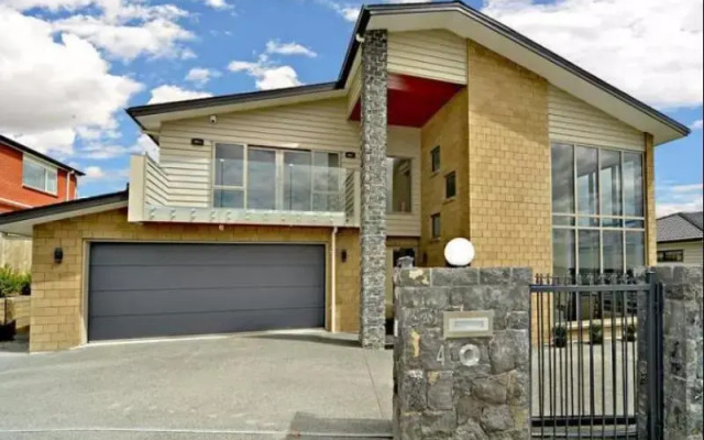 Porsche Home in Manukau Near Auckland Airport