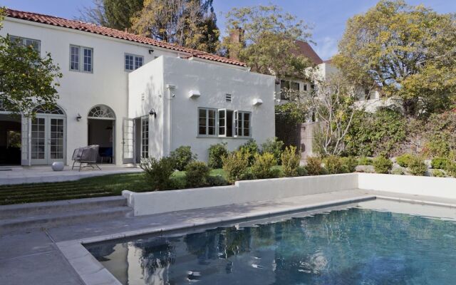 onefinestay Serrano Avenue private home