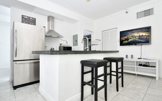 Miami World Rental - Ocean 201 130