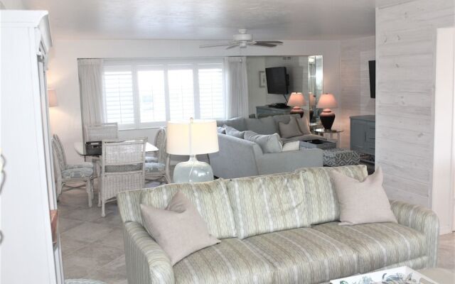 Jamaica Royale 205 - 2 Br Condo