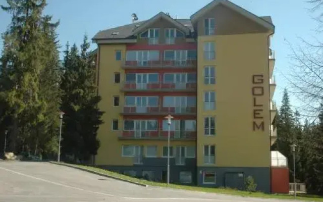 Golem Apartmanhaz