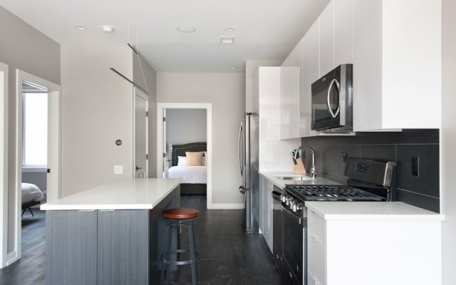 Sunny Lakeview Suites by Sonder