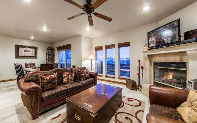 Bear Hollow Beauty - 4 Br Townhouse