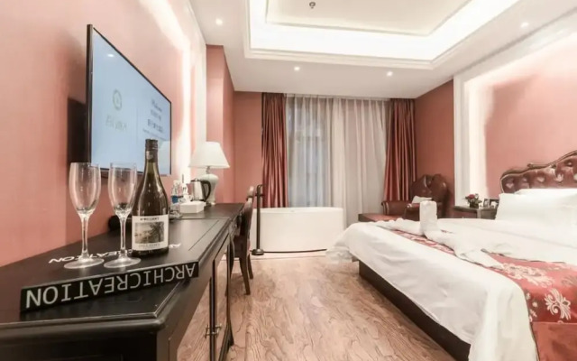 Floral Hotel Rve Elements