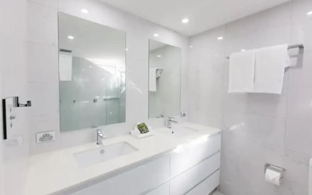 603 On The Beach - Luxury Apartment