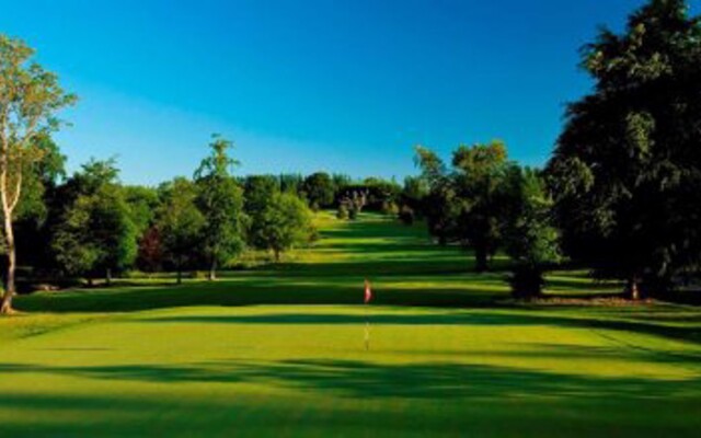 Dundrum House Hotel Golf & Leisure Resort