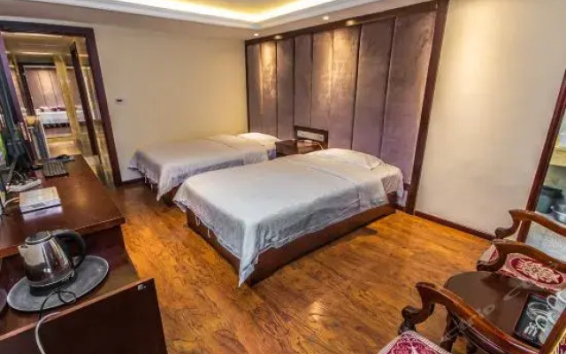 Emeishan Lei Dongping Piaoxiang Hotel