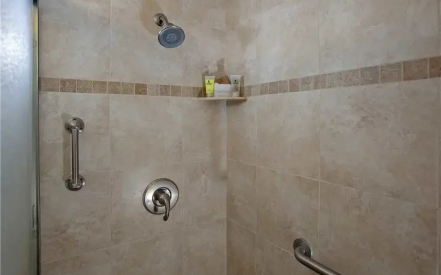 Kihei Akahi D-414 - 1 Br Condo