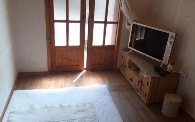 Jeonju Hanok Village San Arae Pension