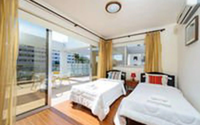 Mike & Lenos Tsoukkas Seaview Apartments