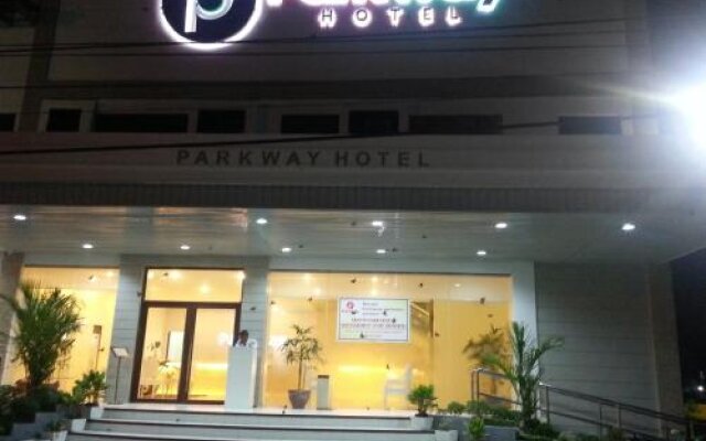 Parkway Hotel