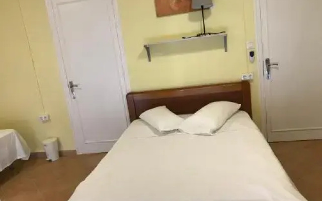 Hostal Restaurant Casa Comaulis