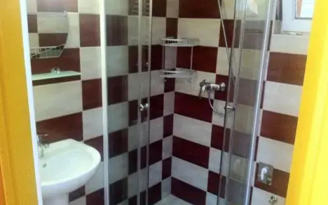 Granada Medencés Apartmanház